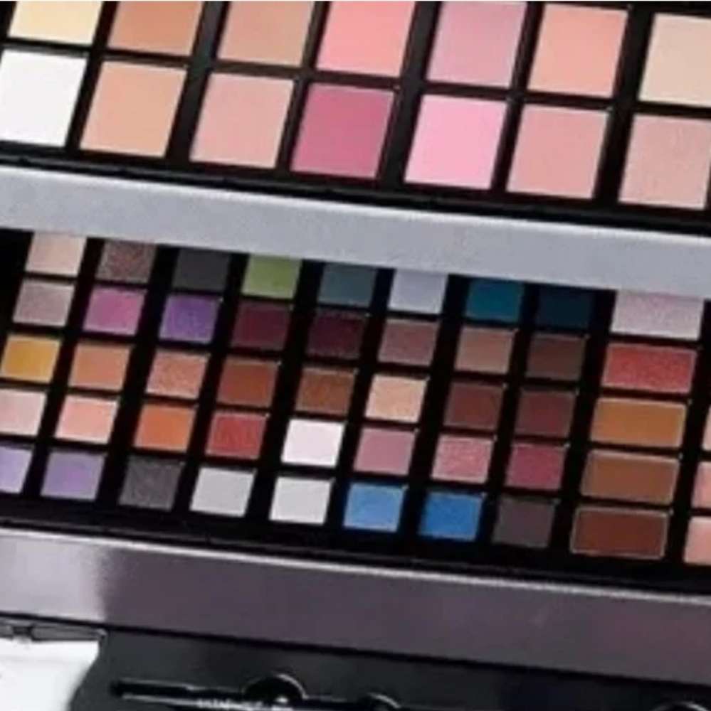 Multi-Color Makeup Palette Set - Picture 4 of 13